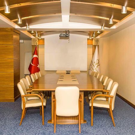 Ozgobek Ronesans Hotel De Luxe Ушак Екстериор снимка