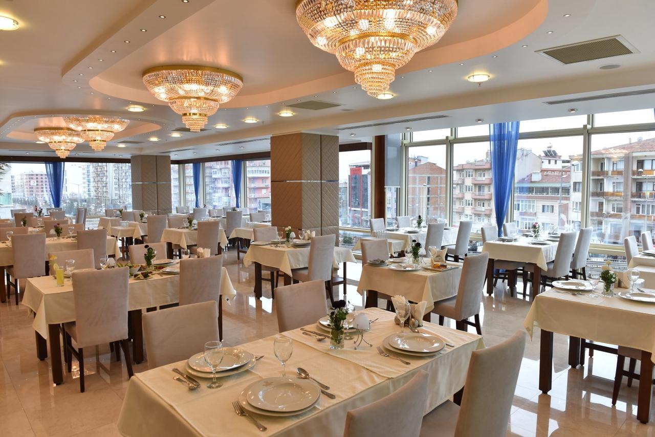 Ozgobek Ronesans Hotel De Luxe Ушак Екстериор снимка