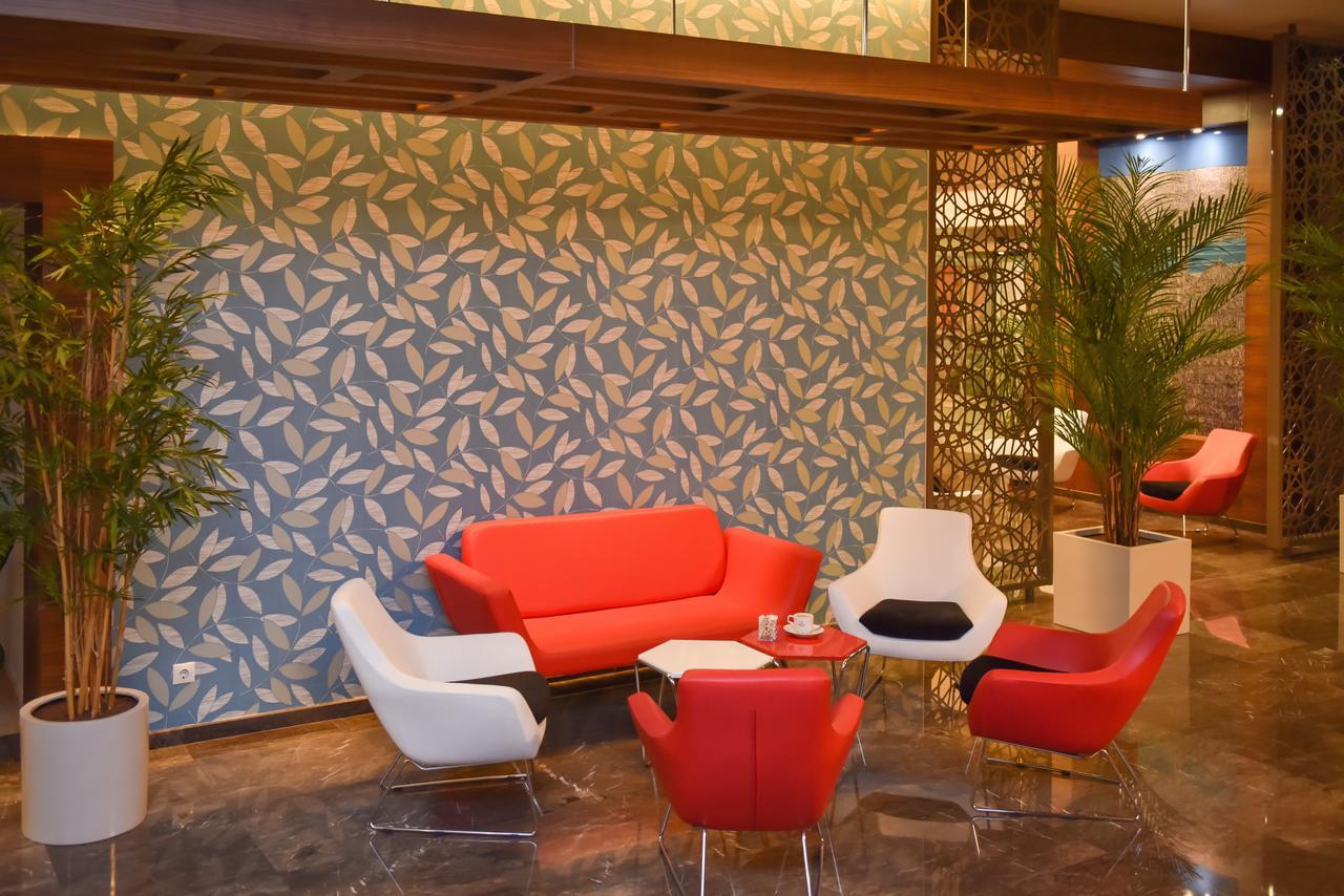 Ozgobek Ronesans Hotel De Luxe Ушак Екстериор снимка
