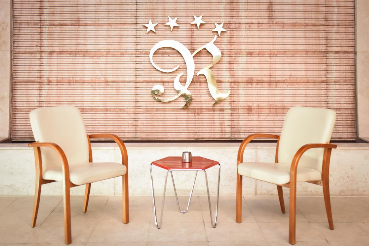 Ozgobek Ronesans Hotel De Luxe Ушак Екстериор снимка