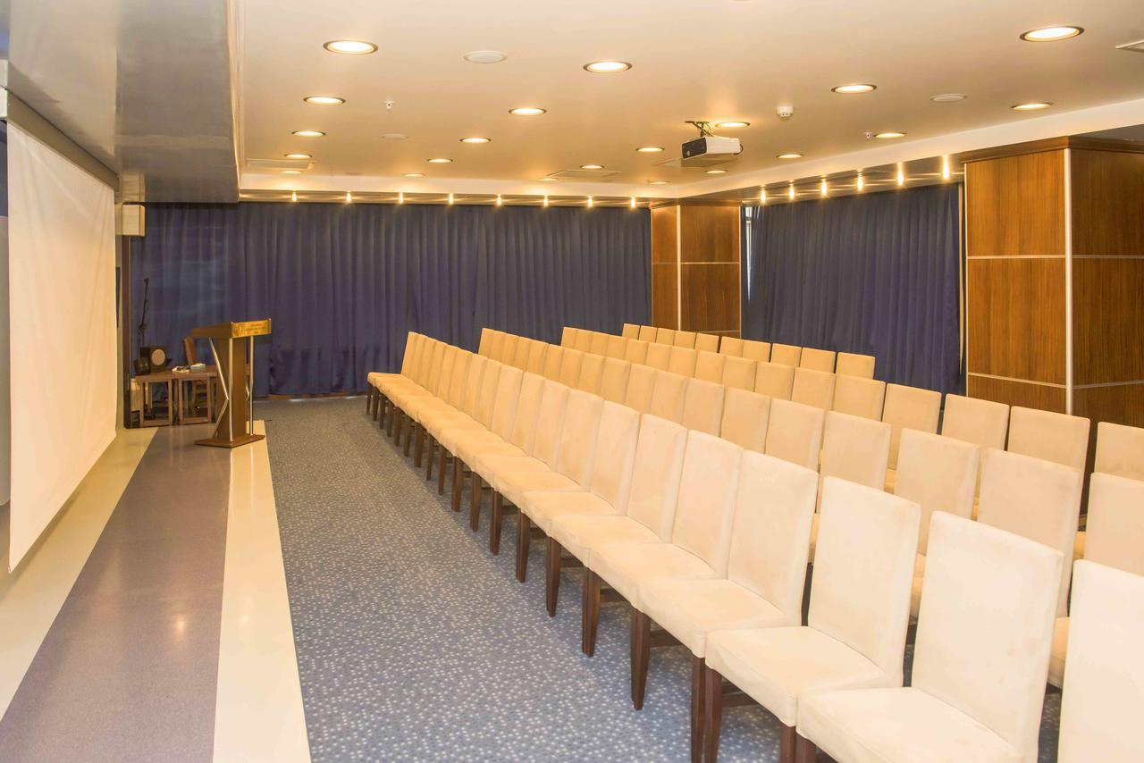 Ozgobek Ronesans Hotel De Luxe Ушак Екстериор снимка