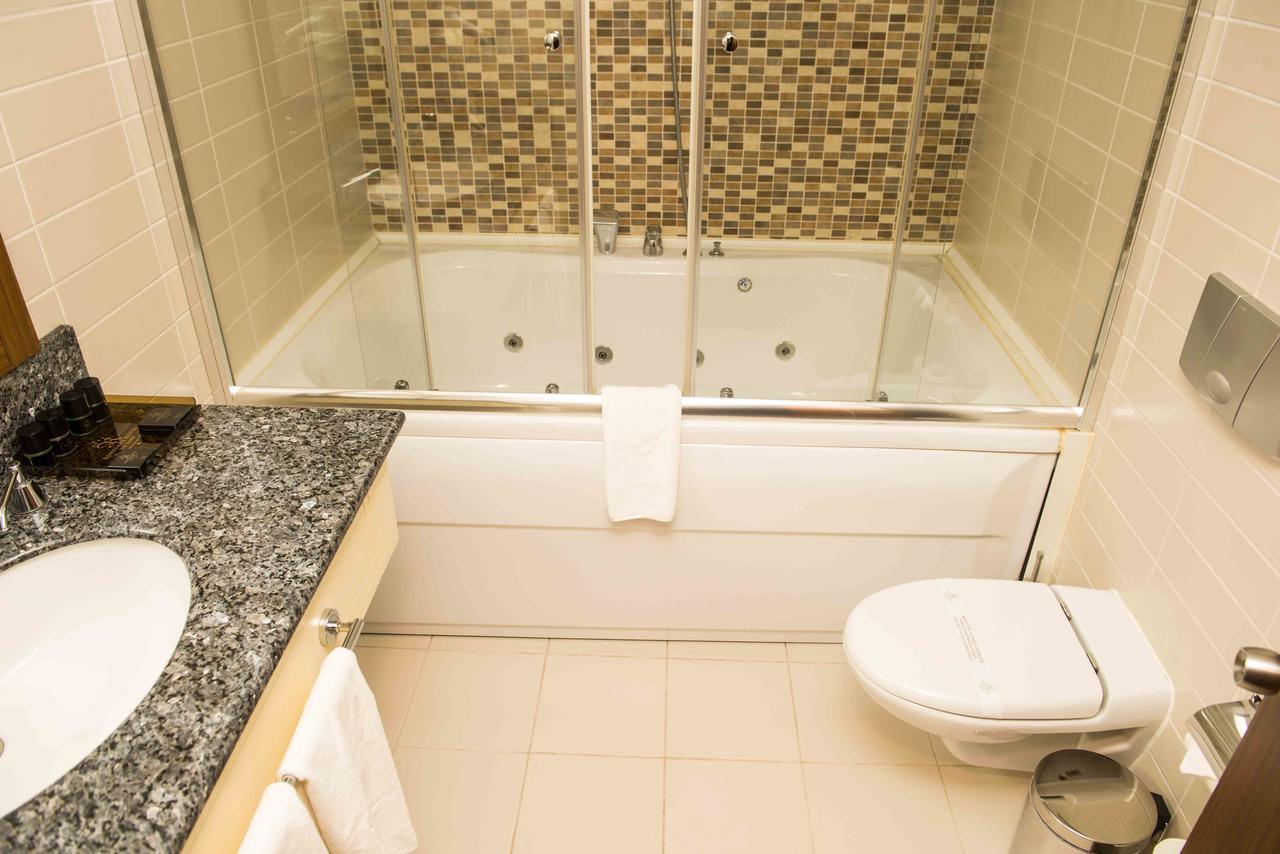 Ozgobek Ronesans Hotel De Luxe Ушак Екстериор снимка